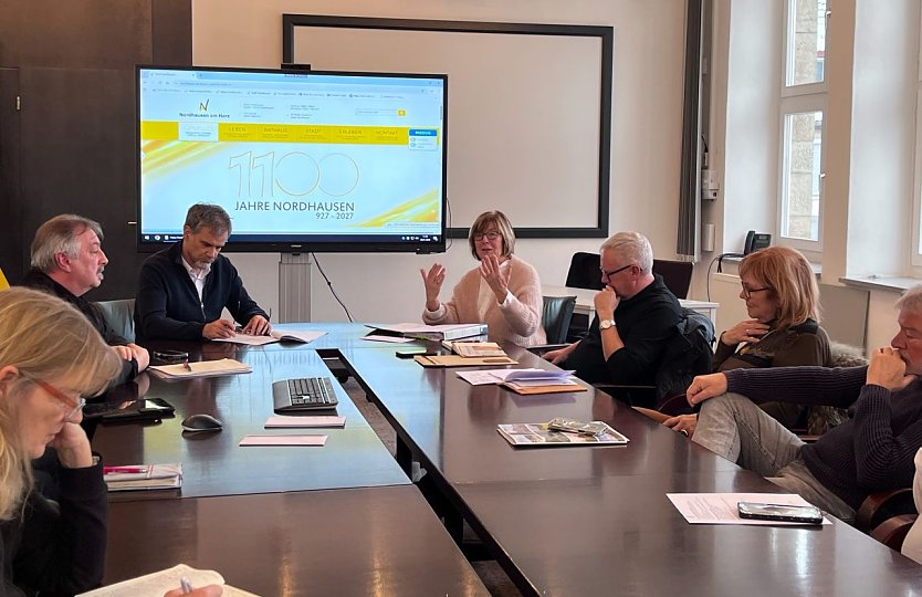 Barbara Rinke und OB Kai Buchmann stellten den aktuellen Planungsstand vor. (Foto: ssc)