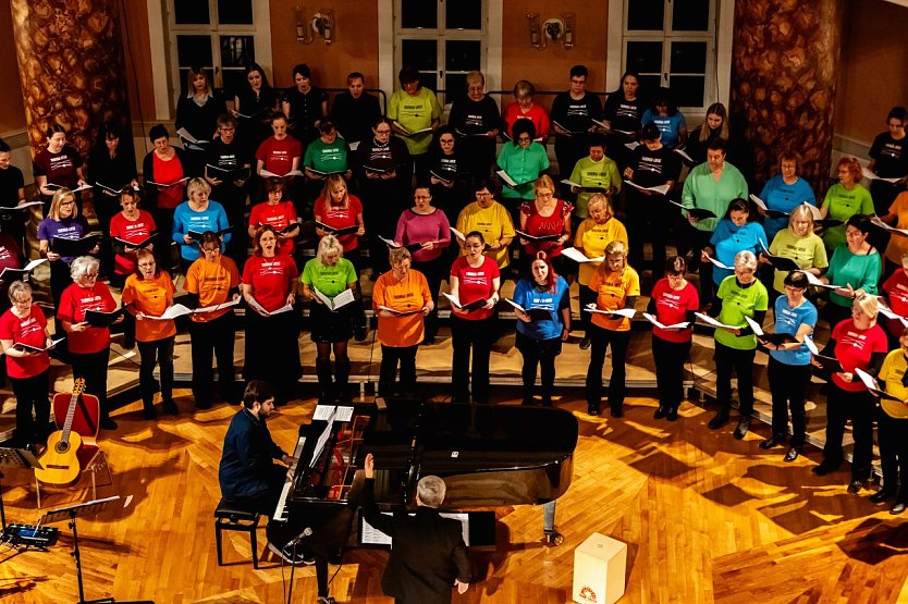 Blick in das Achteckhaus mit dem Chor Thuringia Cantat. (Foto: Archivbild: Christoph Keil) Blick in das Achteckhaus mit dem Chor Thuringia Cantat. (Foto: Archivbild: Christoph Keil)