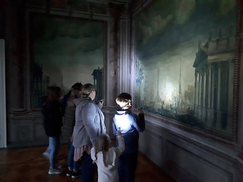 Taschenlampenf&uuml;hrung im Schlossmuseum (Foto: Janine Skara)