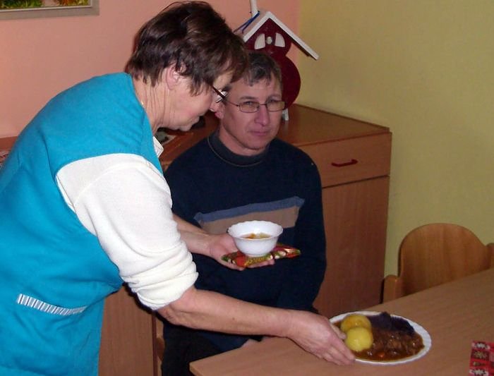 Weihnachtsessen in der Tafel (Foto: T. Wendehost) Weihnachtsessen in der Tafel (Foto: T. Wendehost)