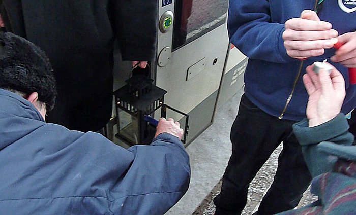 Friedenslicht angekommen (Foto: Karl-Heinz Herrmann)